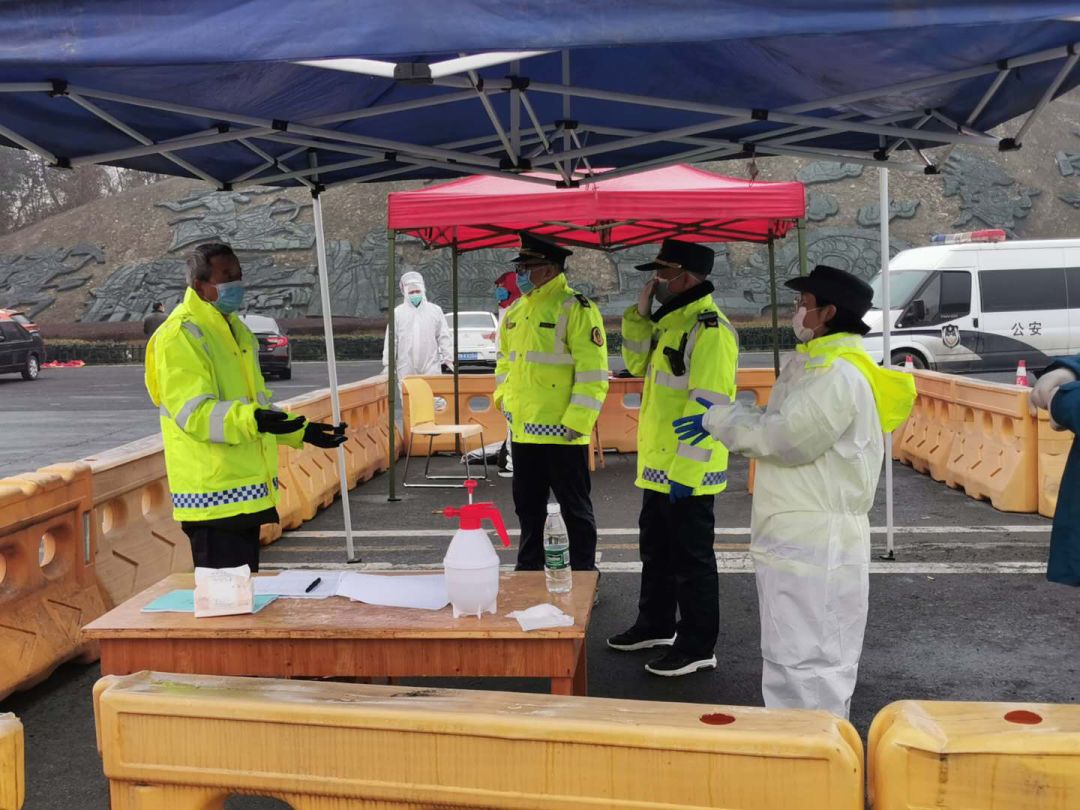 鎴樼柅鍓嶇嚎浠栦滑浠ヨ鍔ㄨ返鍒濆績,鏇鹃兘鍖轰氦閫氬眬鐤儏