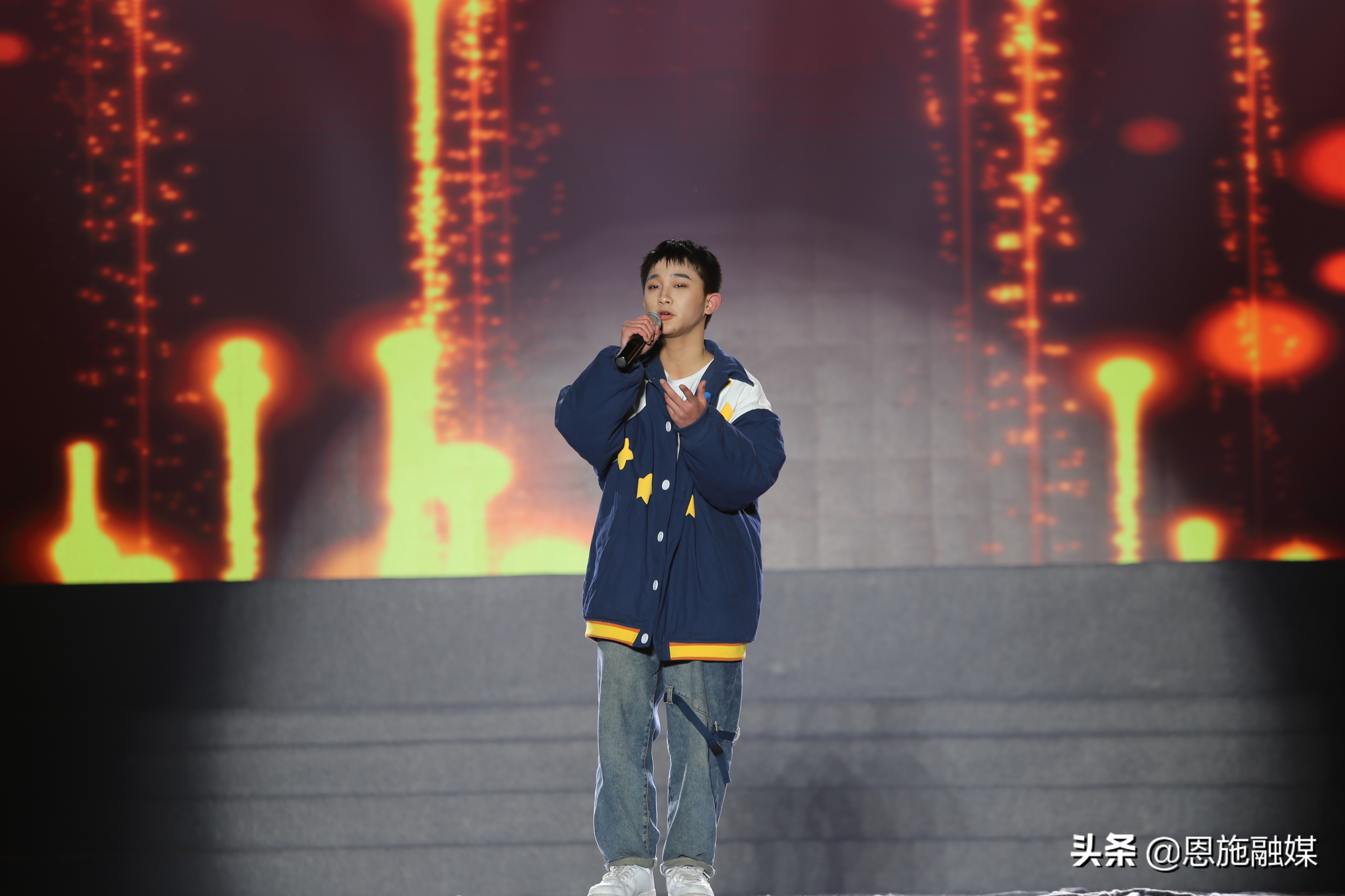 校园歌手大赛震撼全场的歌曲,校园十大歌手大赛剪影