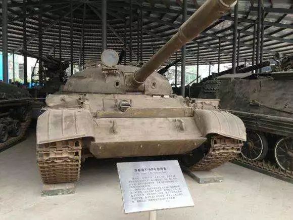 都说尖头弹易碎还跳弹，那为啥穿甲弹还是尖尖的，原因很简单