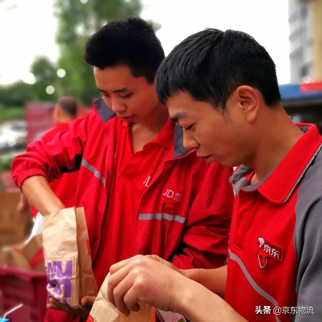 快递员的辛苦之处,致敬辛勤的快递员