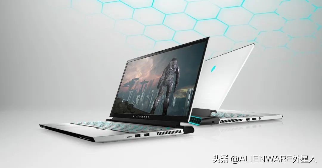 来自“MEME”的欢乐“洗礼”