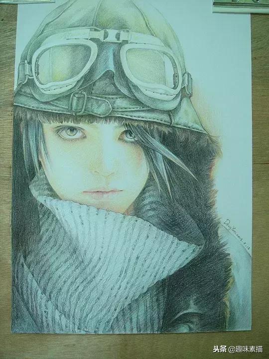 超精细彩铅人像素描,简单又漂亮的彩铅插画