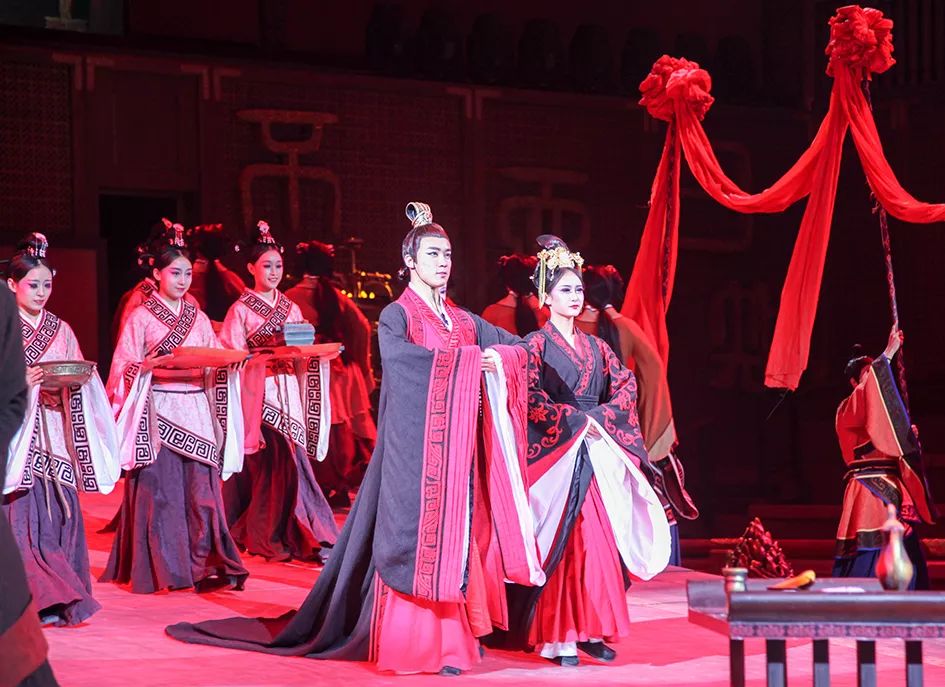 玄衣纁裳颜色,玄纁色