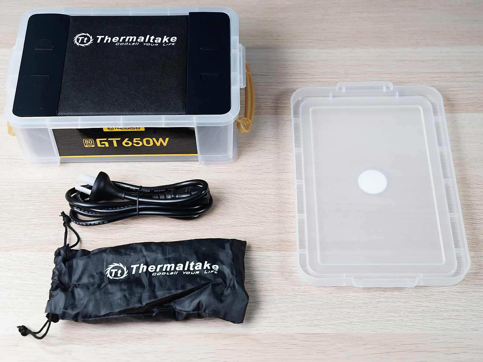 秀桌面：送老婆RGB全家桶PC，钱都花在光效上的感觉真棒