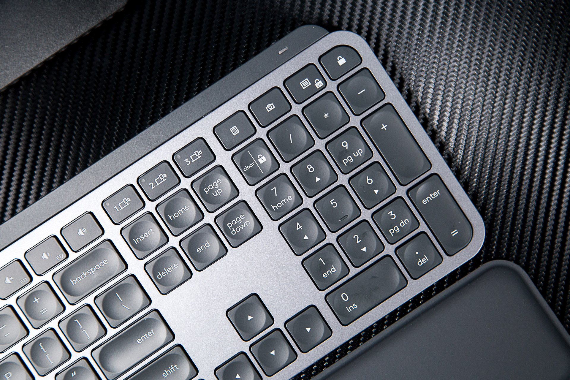 罗技mxmaster2s蓝牙连接电脑,罗技mxmaster2s和3