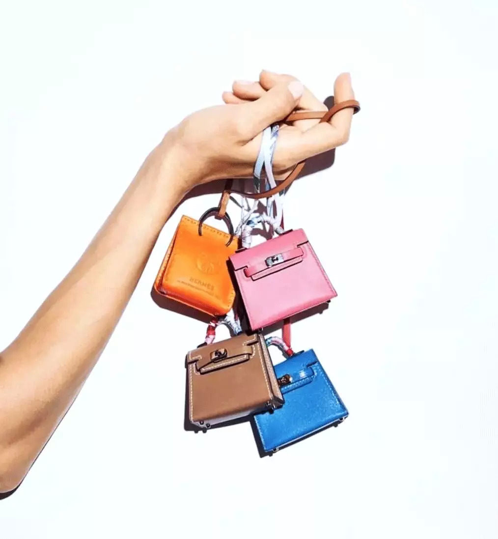 我的胸,我的手指,我的脚腕……都需要一只包包