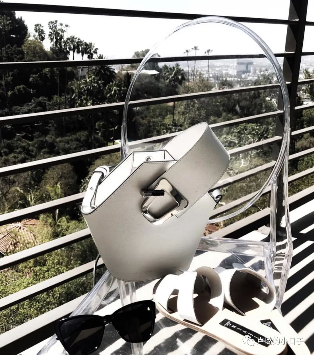 要说高级感的包，标配一定是白色包