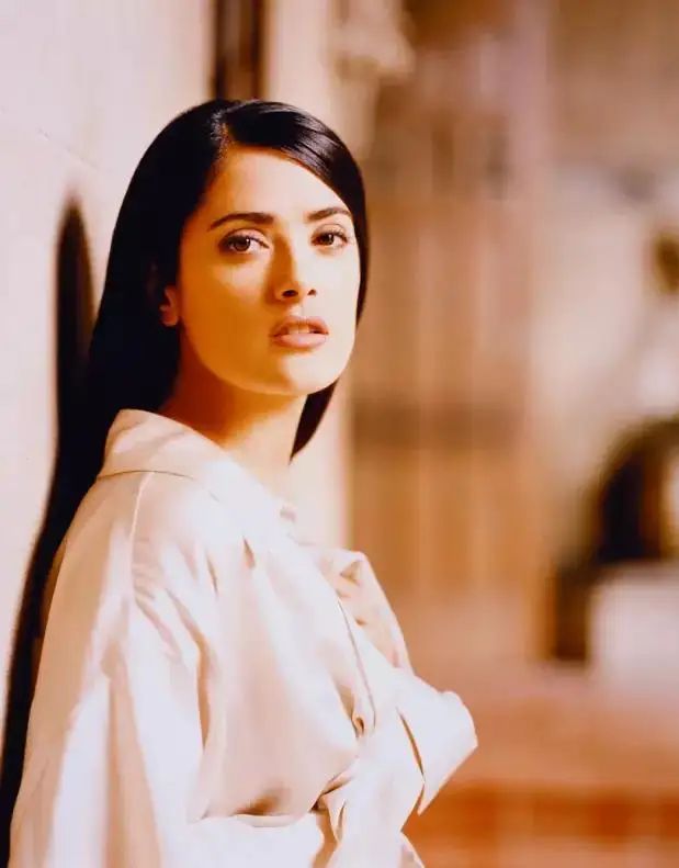 全球第一美胸到gucci老板娘，43岁身价超2300亿，她究竟有多美？