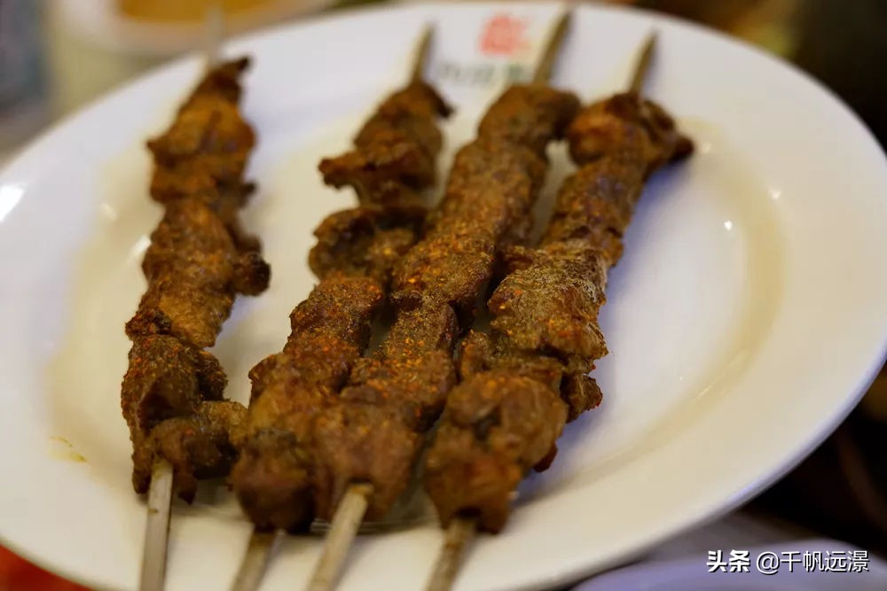 阳春四月迎来春,阳春四月槐花香