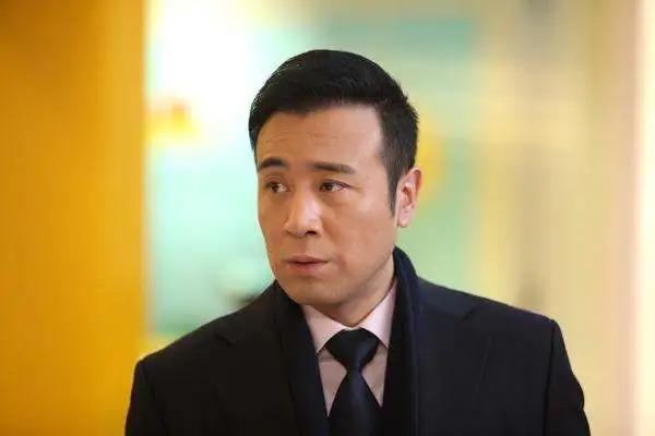 于和伟：幼年丧父，母亲45岁生他，25岁娶初恋，对女儿亏欠最大