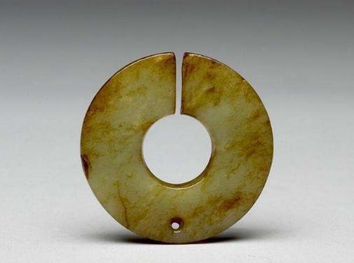 美的事物是永恒的喜悦，耳饰文化不断发展，成为耳畔靓丽风景线