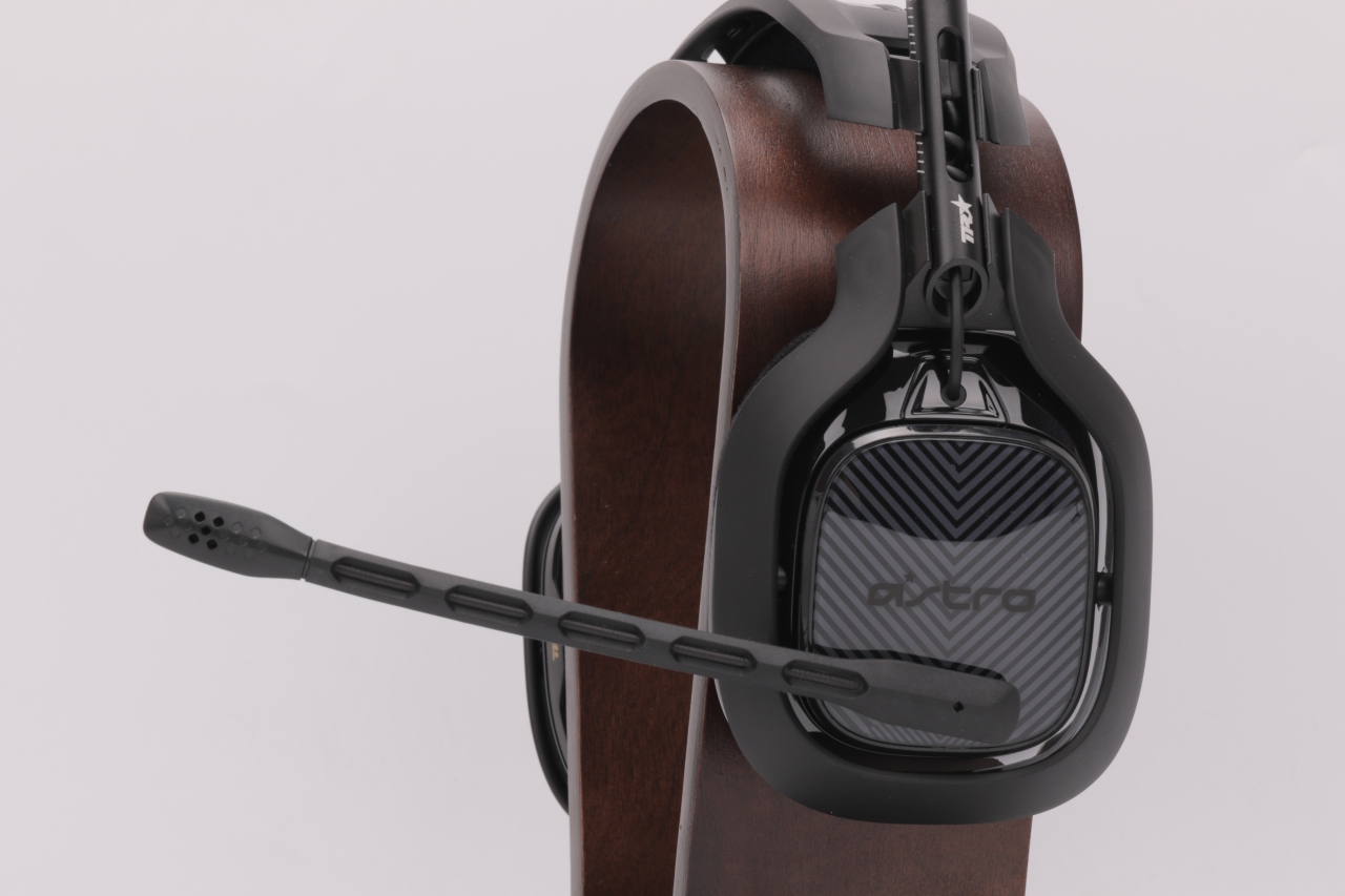 罗技a40耳机有必要选声卡吗,2200的声卡