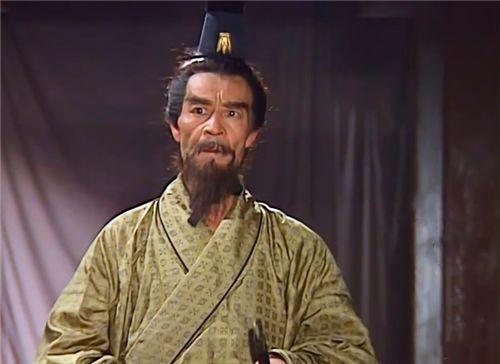 皇甫嵩杀了董卓族人,皇甫嵩为何不攻打董卓