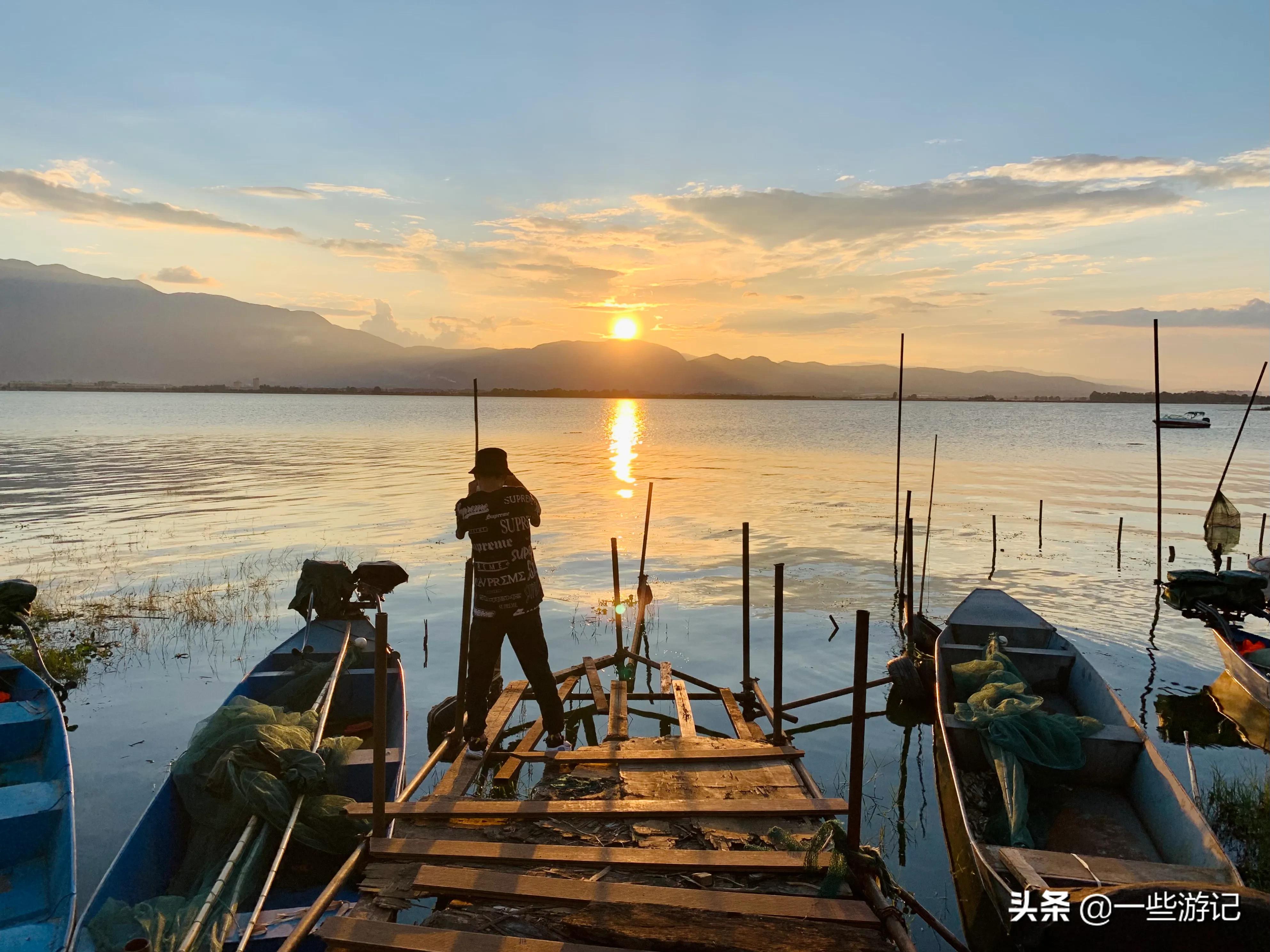 蒙自尼苏小镇大屯海蓝花楹,蒙自大屯海尼苏小镇