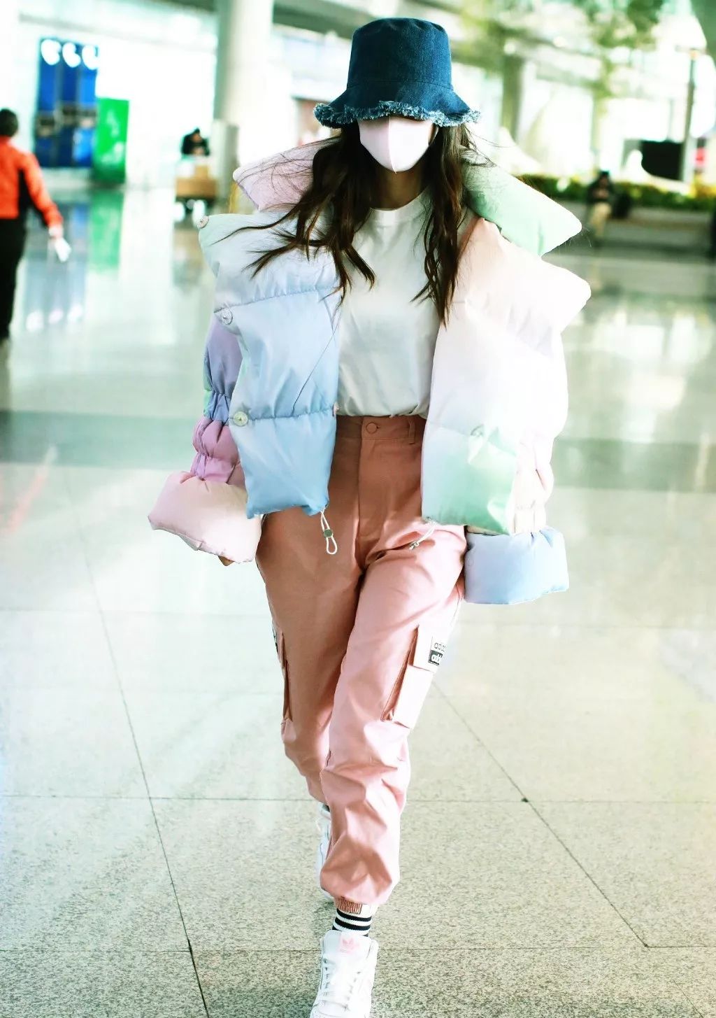 今年女明星穿的是什么衣服,今年女明星流行衣服