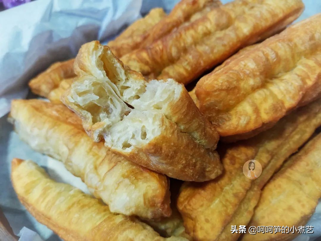 上海油条的做法和配方视频,100种简易懒人早餐油条的做法