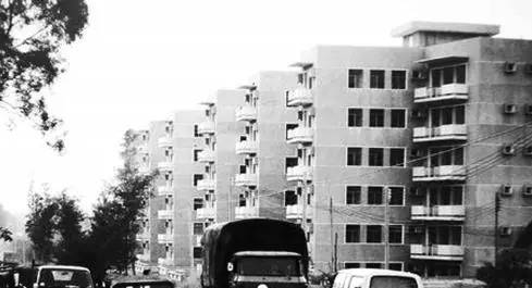 深圳大运会开幕式唱春天的故事,1979年深圳春天的故事