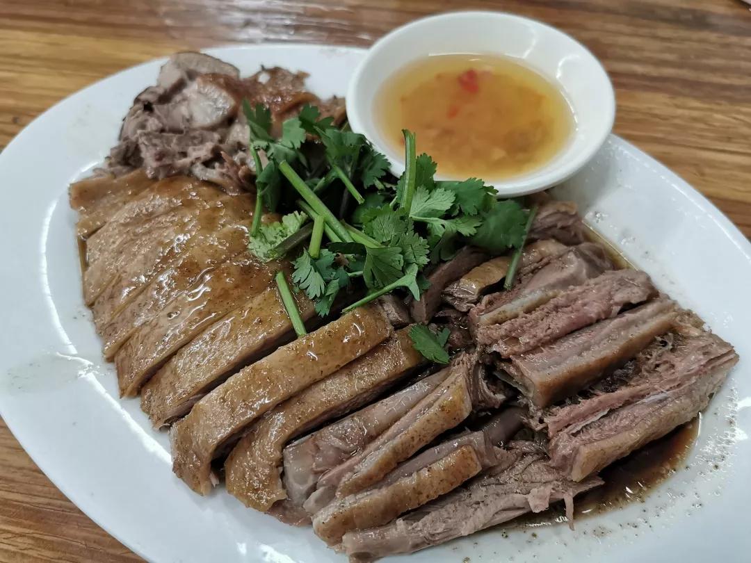 吃过的人都爱了！唯二能独立撑起美食纪录片的城市，你pick哪个？