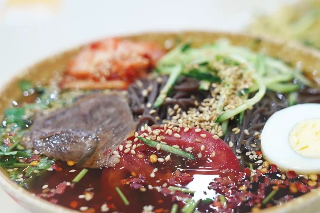 无夜市不夏天!西园里菜场竟然是个“深夜大食堂”?