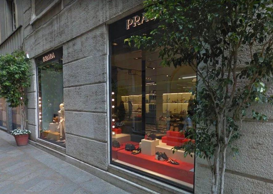 鍗庤钁楀悕璁捐甯堢帇澶т粊琚垎涓戦椈,pierrecardin鐨皵鍗′腹