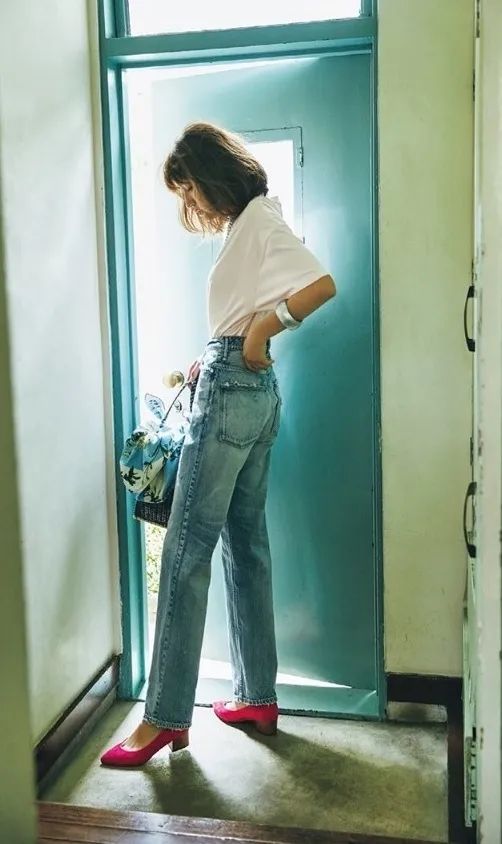 夏天t恤女款2022款网红款百搭,夏季必备百搭t恤品牌推荐