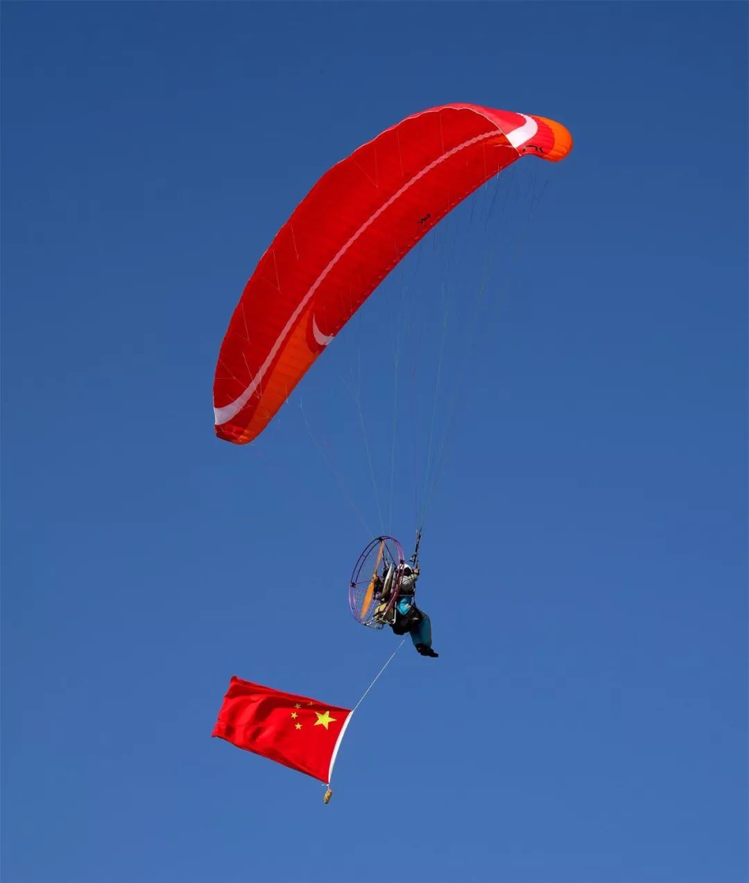 超酷的飞行表演,超酷的无人机表演