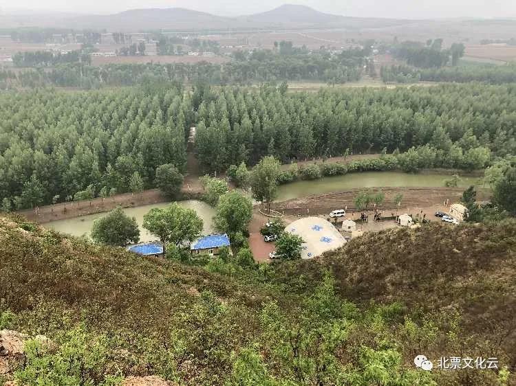 朝阳市第二届蒙古族传统节日“敖包节”暨成吉思汗诞辰858周年纪念仪式在马友营蒙古族乡泉涌山风景区举办