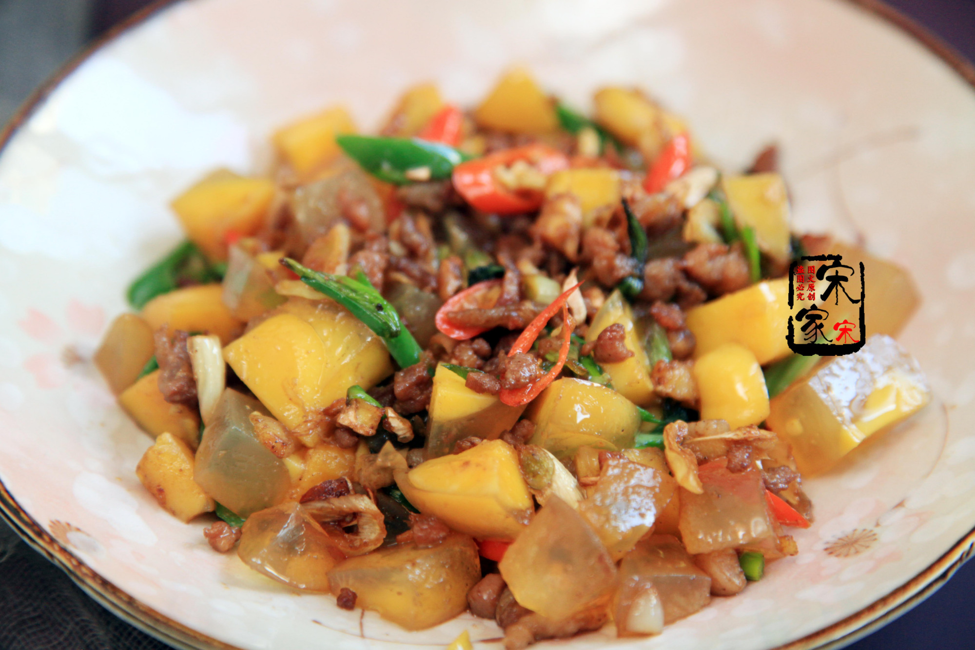 年夜饭来一道甜品惊艳家人们,年夜饭来一道黄金肉蛋卷