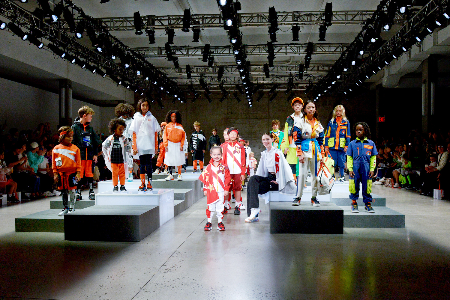 安踏大童童装品牌8-16岁夏天裤子,安踏童装现状