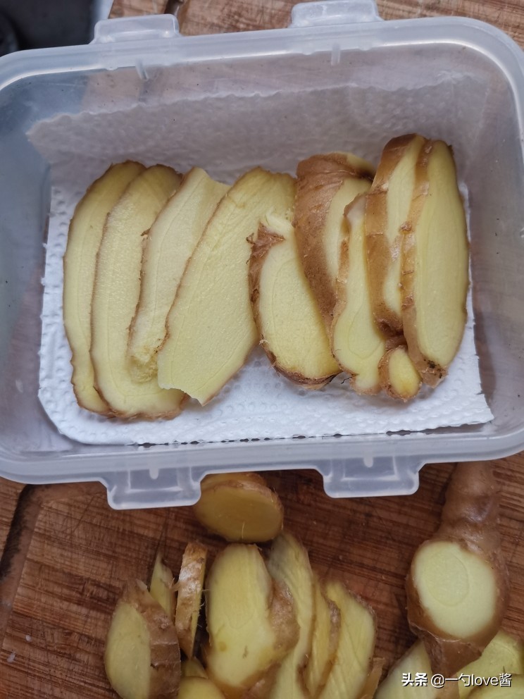 生姜发霉发芽了,生姜发霉了怎么补救最快