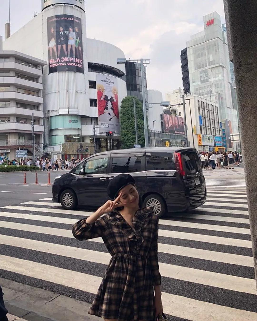 迪奥为什么对金智秀那么好,迪奥大使金智秀