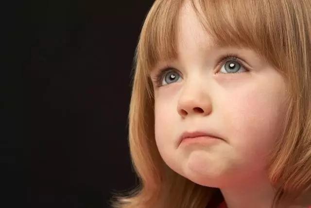 儿子想变女孩怎么开导呢,五岁儿子说想变女生怎么办啊