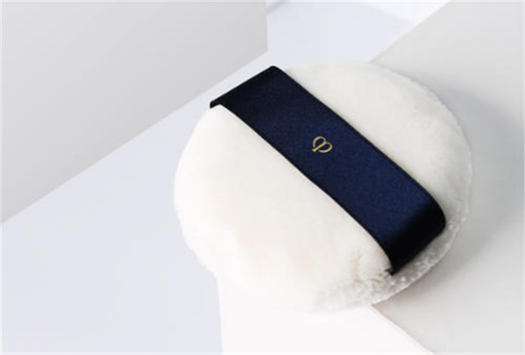 什么样的粉扑上底妆好用,想要妆效好用干粉扑还是湿粉扑