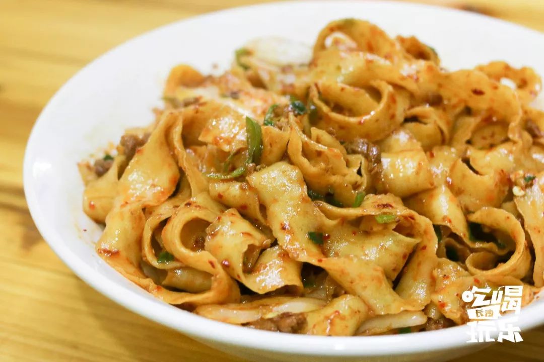 不打眼的通泰街，蕴藏了了一代长沙人的美食回忆