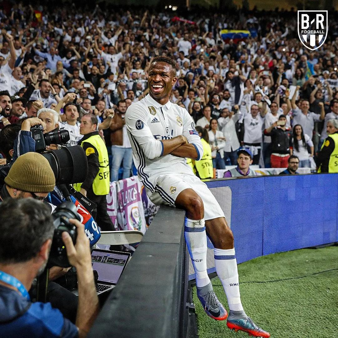 蓝月亮绝杀大黄蜂，银河战舰击退红军