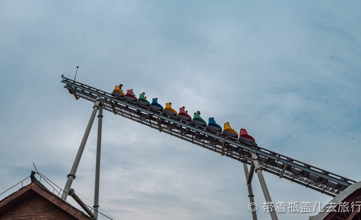 重庆欢乐谷,全国第一座山地版欢乐谷,180的门票是否物有所值