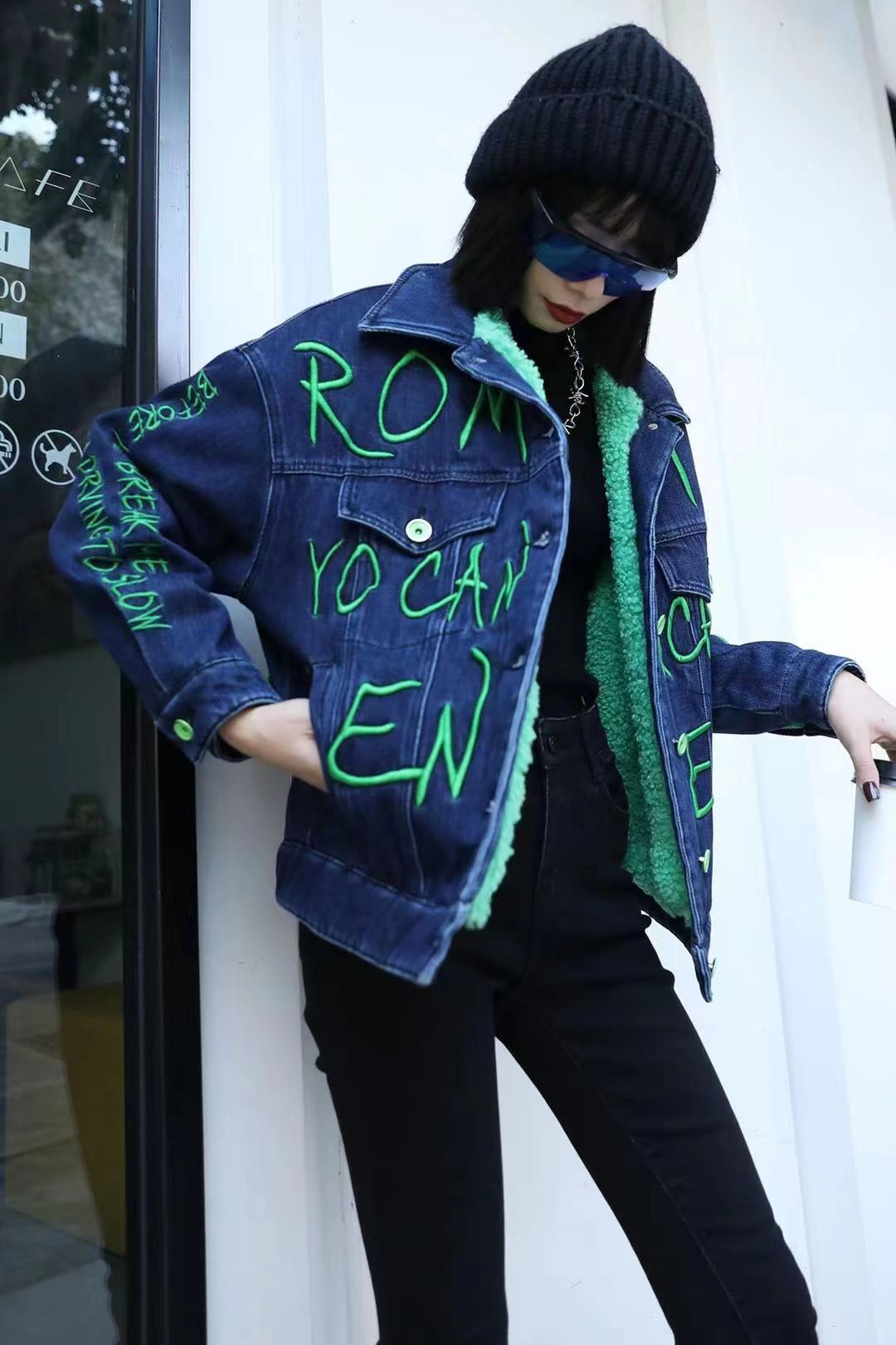 冬季女装店怎么挂衣服吸引人,女装店衣服怎么挂才会显高档