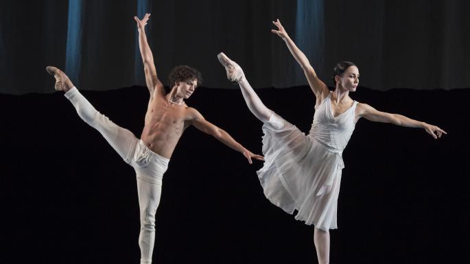 他因为跳芭蕾被霸凌自杀，男生跳芭蕾有什么错？