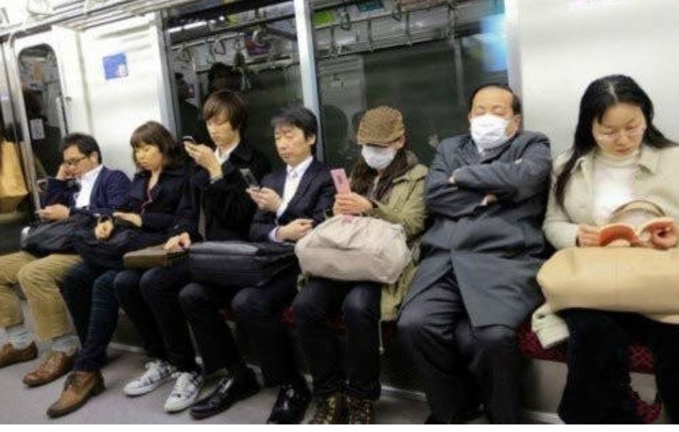 为什么日本的手机很落后,日本科技发达为什么造不出好手机