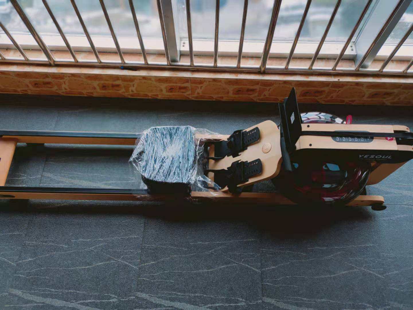 跑步期间用划船机锻炼可以吗,划船机和跑步机哪个减肥最有效