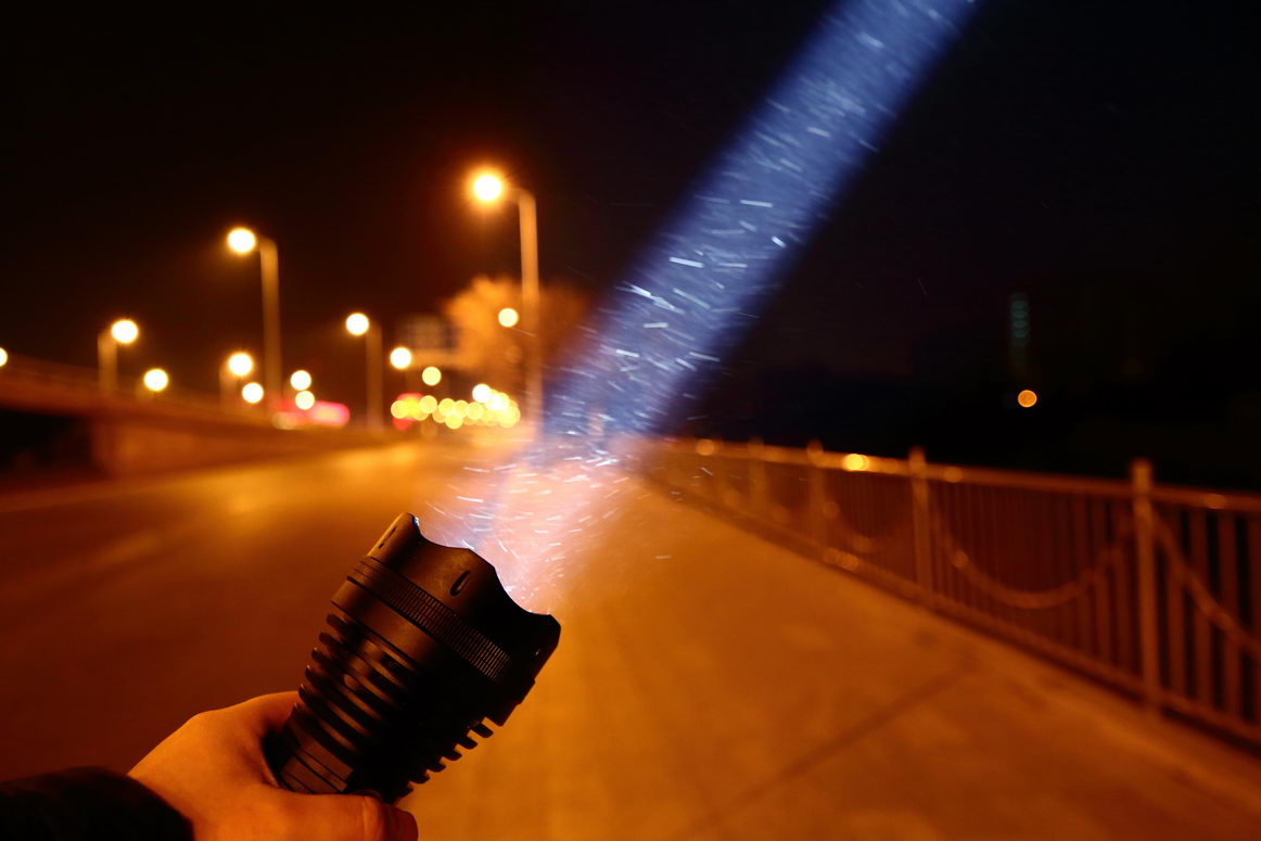 性能怪兽7500流明超级远射雷鸣兔SD90评测#科技快报#