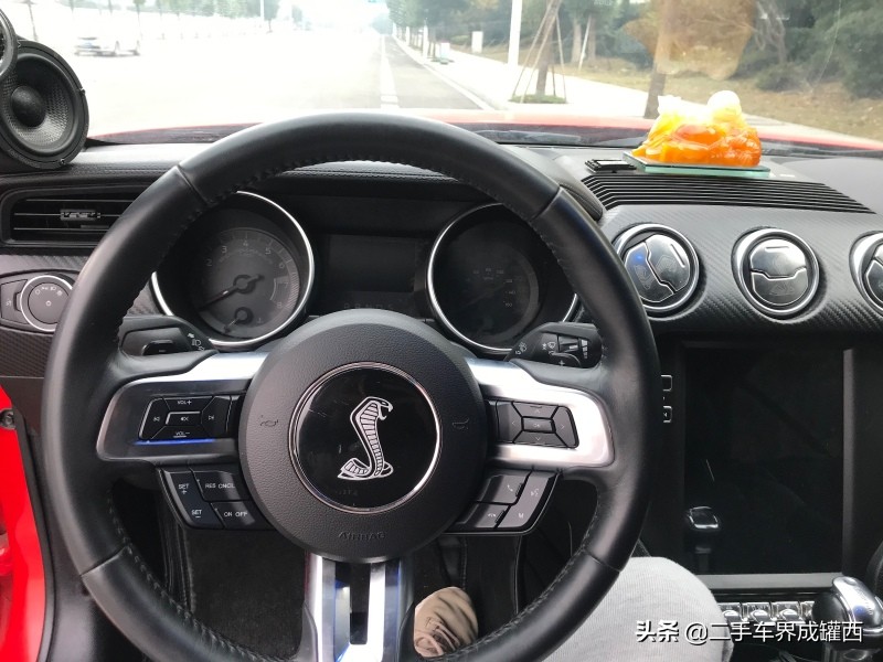 福特野马敞篷开启效果,平民跑车野马多少钱