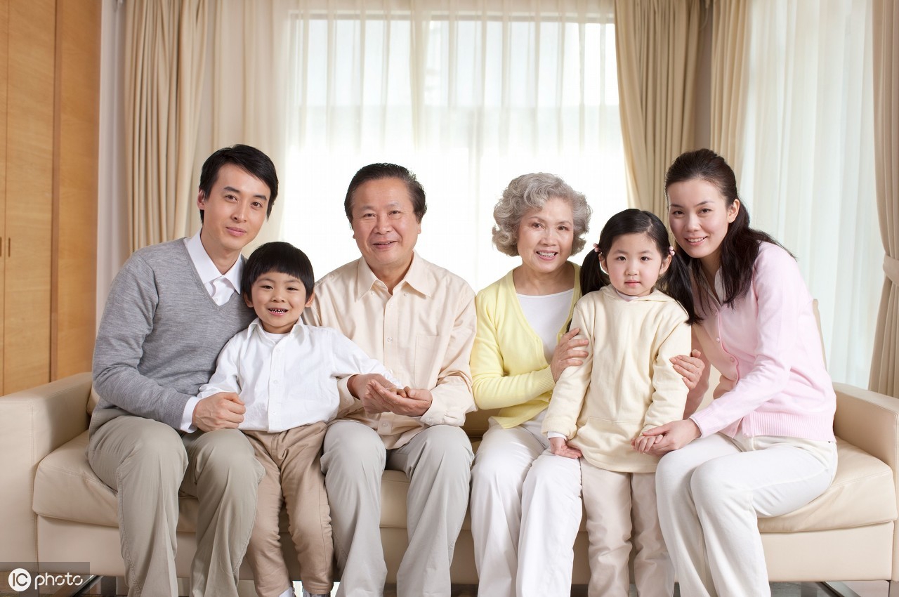 *弹炸**妈妈不利于孩子的人格塑造