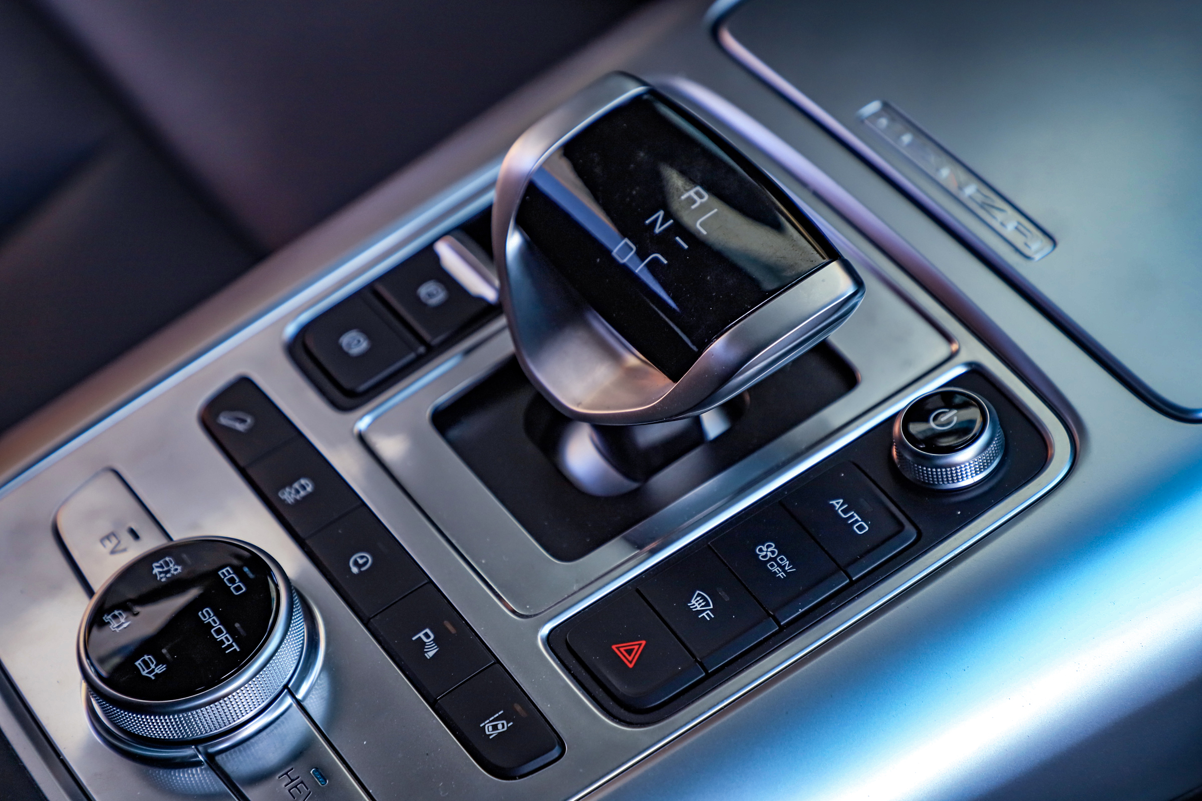 腾势x和奔驰哪个值得买,奔驰腾势x值得买吗