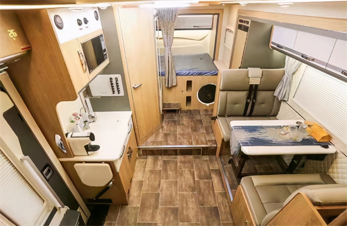 30天X24小时无忧用电缺陷为零戴德e途房车完美质量打造常青的品牌