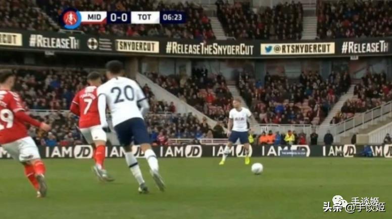 签名、挂横幅,在与“邪恶资本”的较量中,DC粉最终收获了胜利