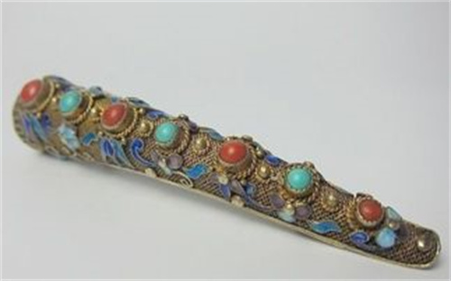 清朝妃子戴指甲套的作用,清朝皇妃为什么戴长指甲套