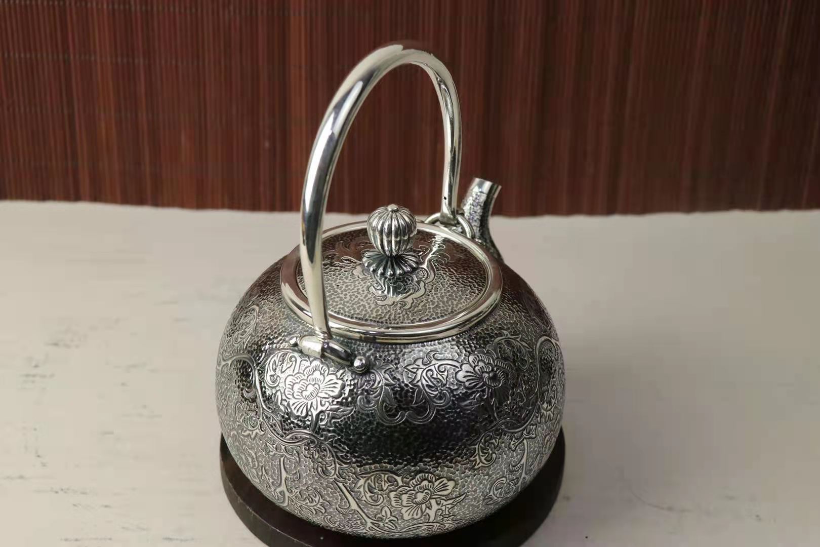 银壶买做旧还是本色,紫皮银壶和做旧银壶