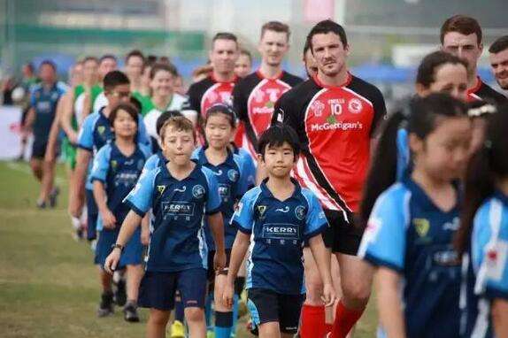 家庭年收入100万上国际学校,年收入20万孩子可以上国际学校