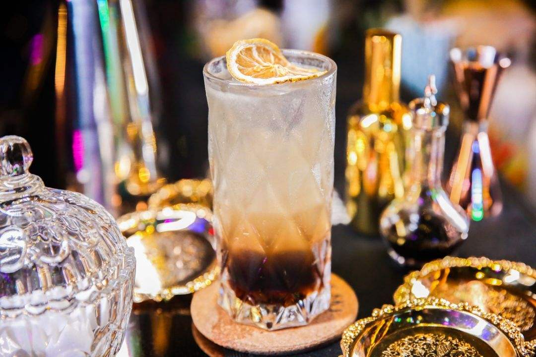 朗姆酒被称之为海盗之酒原因,为什么朗姆酒叫海盗酒